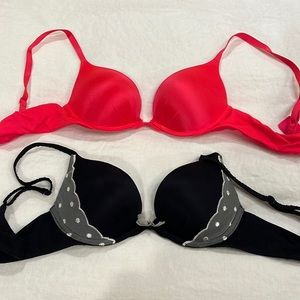 2 fabulous by Victoria’s Secret plunge bras 34B